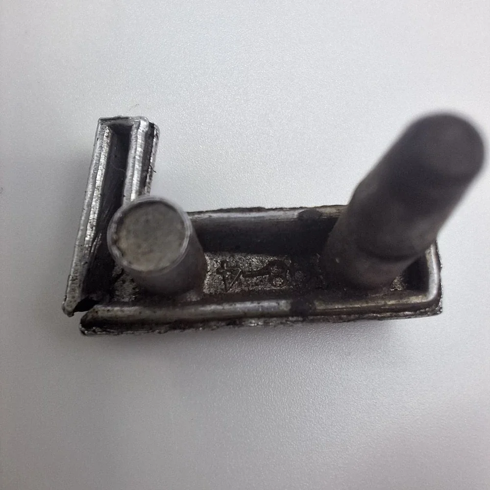 Vintage Metal L Emblem 98-4 Badge Chrome Automotive‎ Charm Industrial Sign